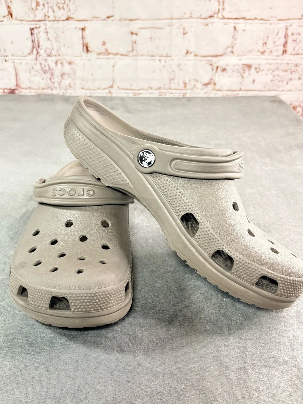 CROCS Classic Clog in Light Taupe